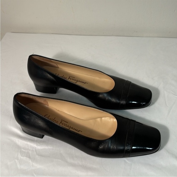 Salvatore Ferragamo Black Heels Timeless Elegance - Picture 2 of 7